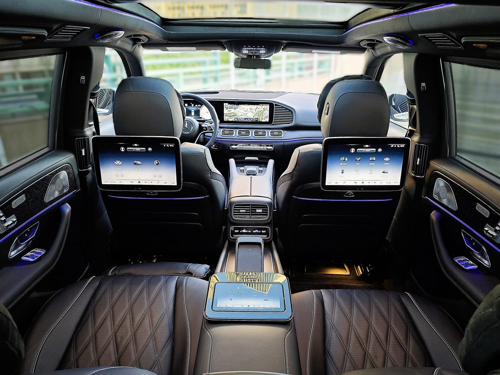 Black Mercedes-Maybach GLS 600