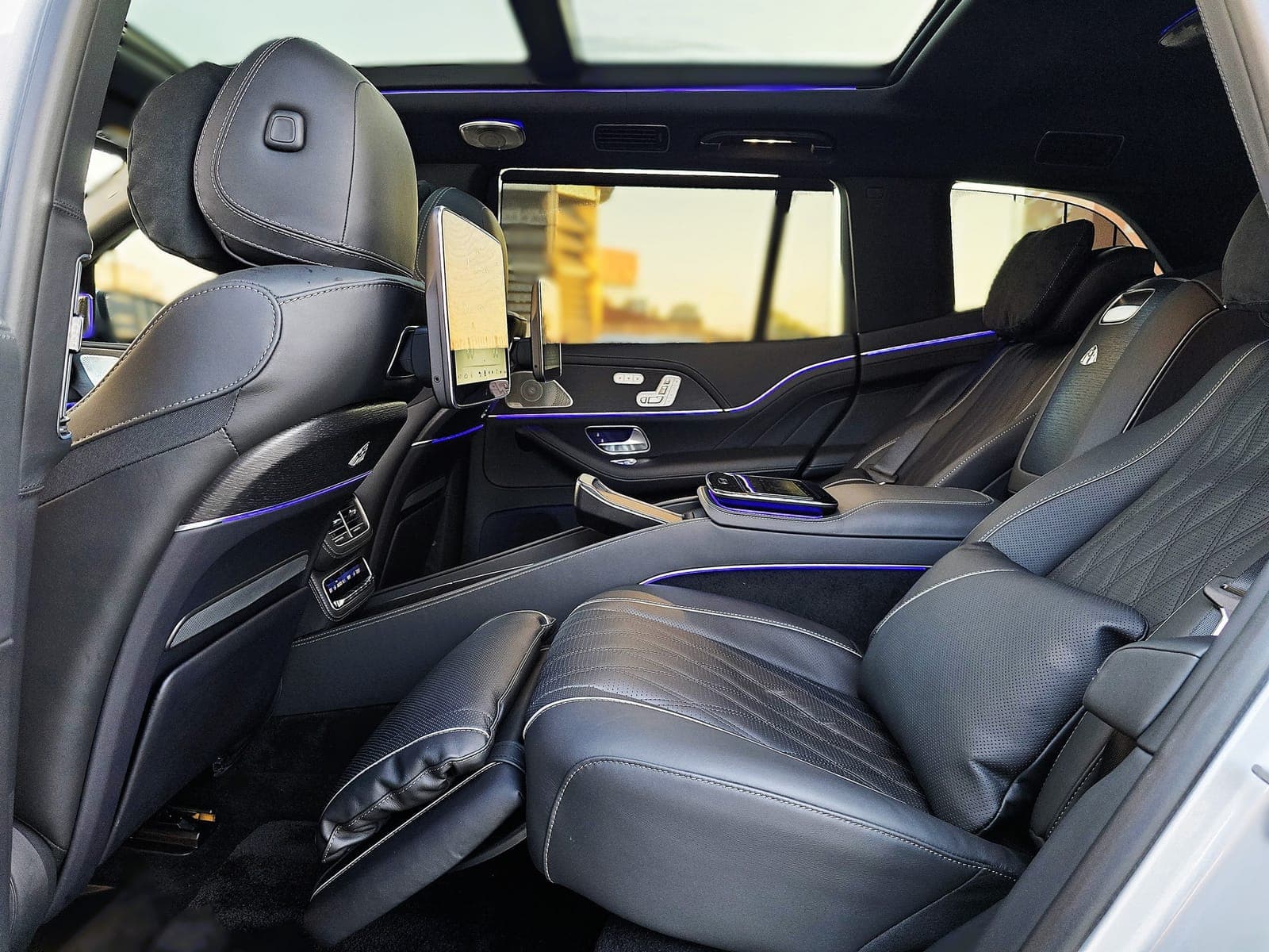 Black Mercedes-Maybach GLS 600