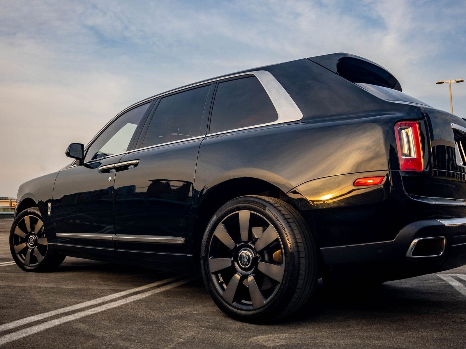 Black Rolls-Royce Cullinan