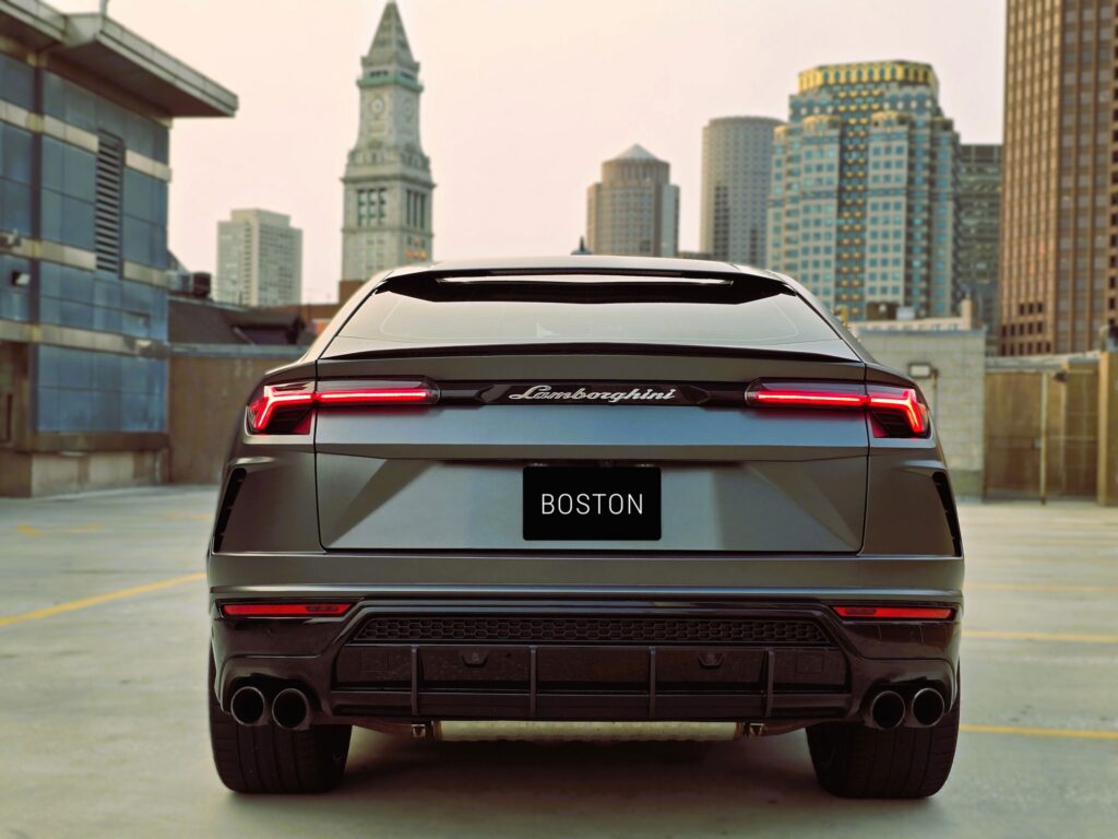 Home 50 Lamborghini Urus