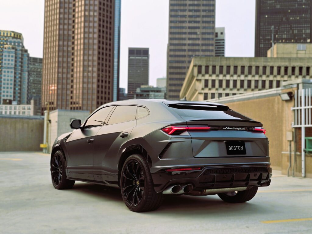 Home 51 Lamborghini Urus