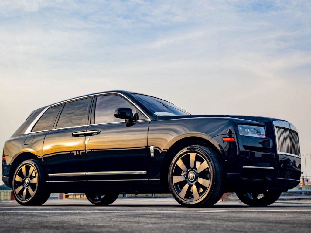 Home 32 Rolls-Royce Cullinan