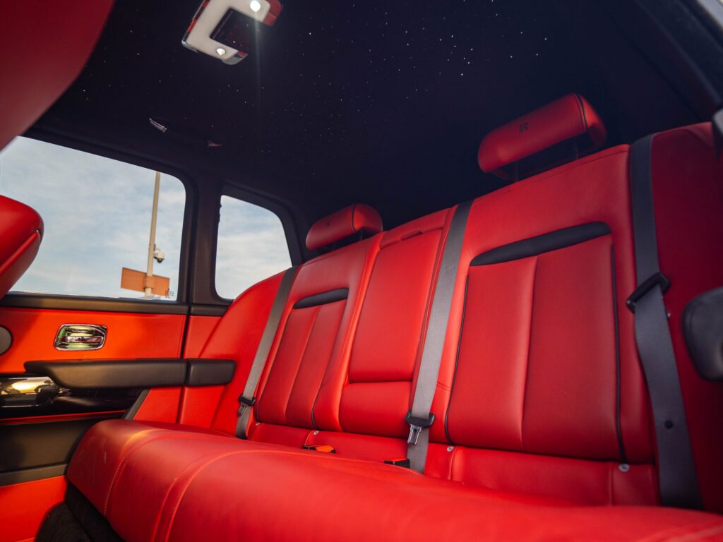 Home 38 Rolls-Royce Cullinan